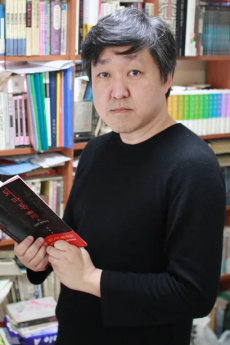 U-Hyeok Lee